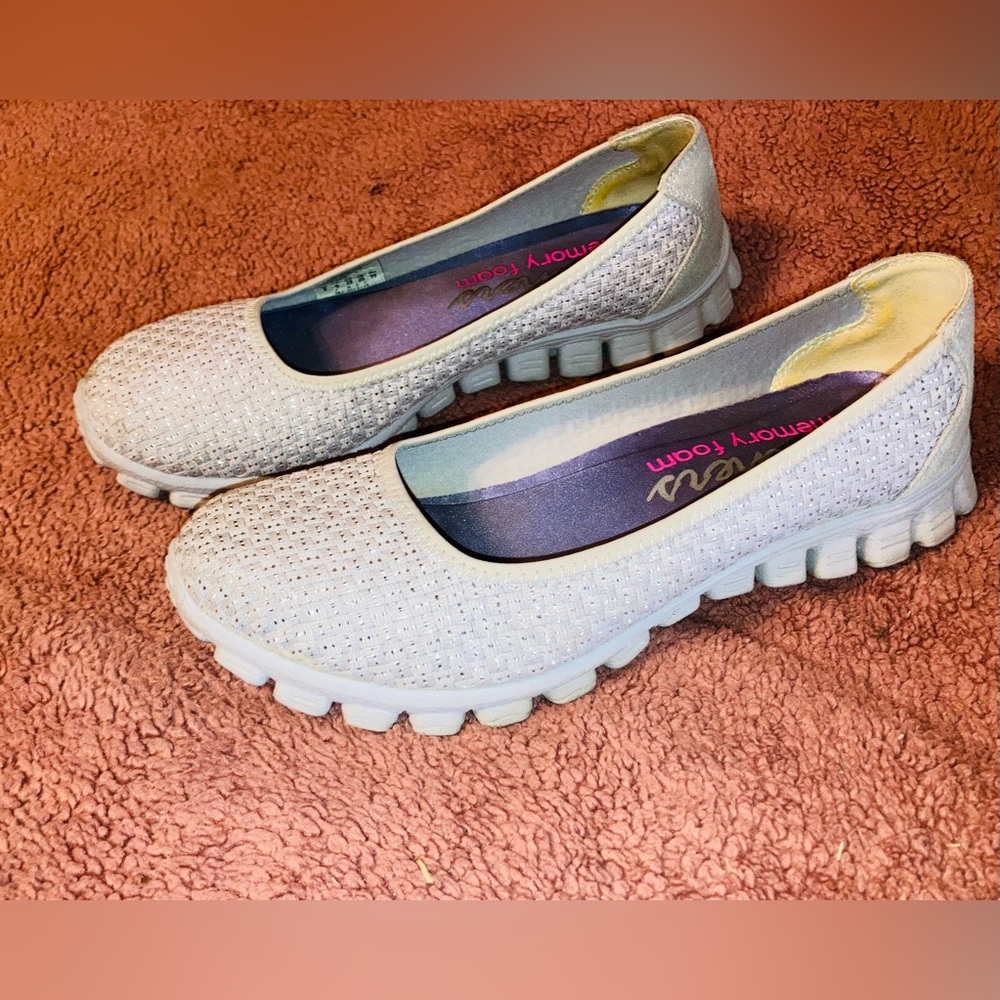 •• SOLD ••